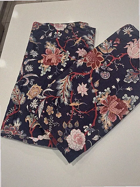 IKEA NASSELKLOCKA 2 King Pillow Shams Navy Blue Floral